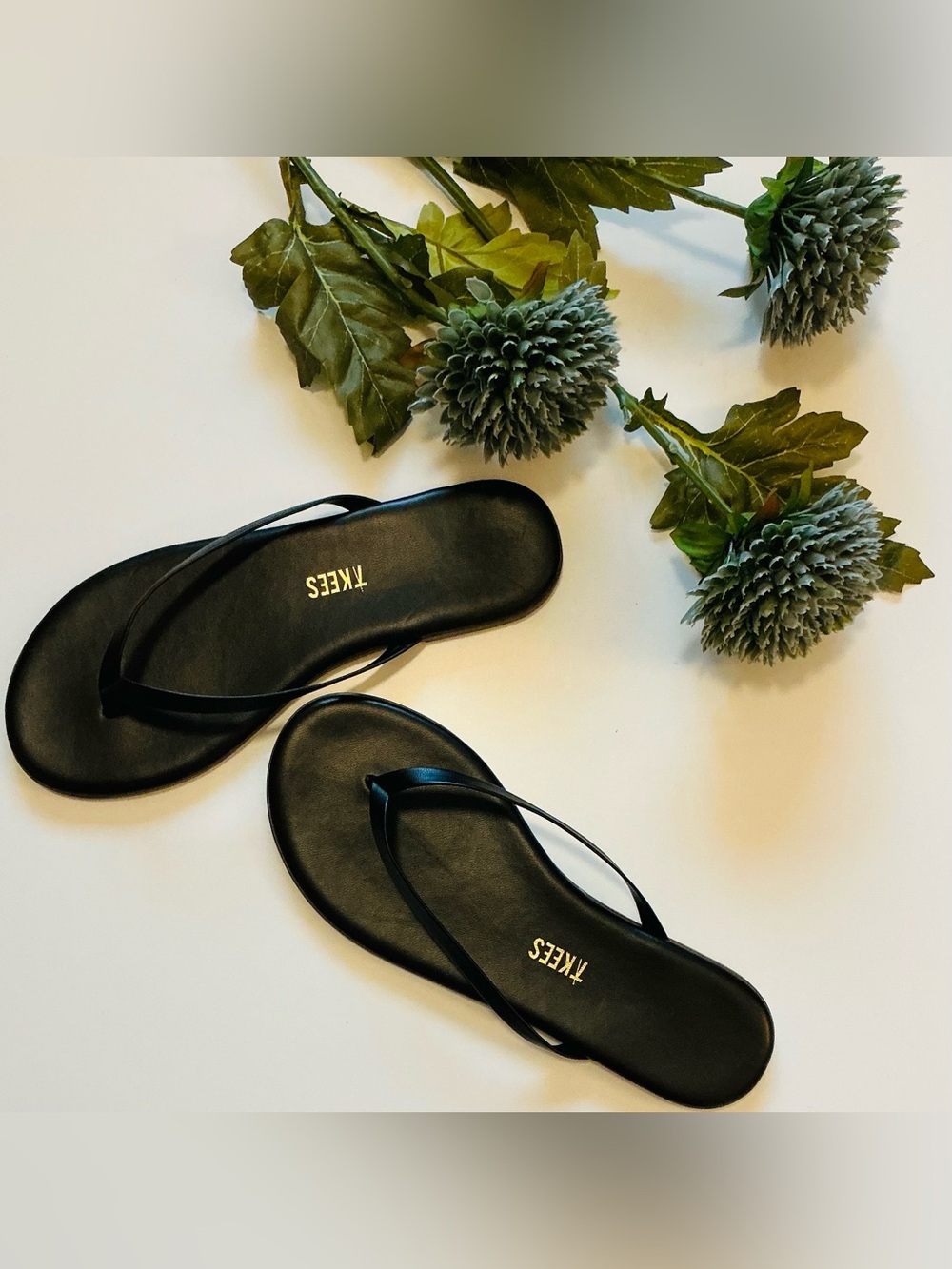 Tkees Black Sandals Sz 6